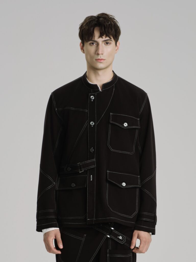 Áo khoác nam ALPH Black Nomad màu đen, thiết kế tối giản, túi hộp và đường may tương phản phong cách street chic Paris.